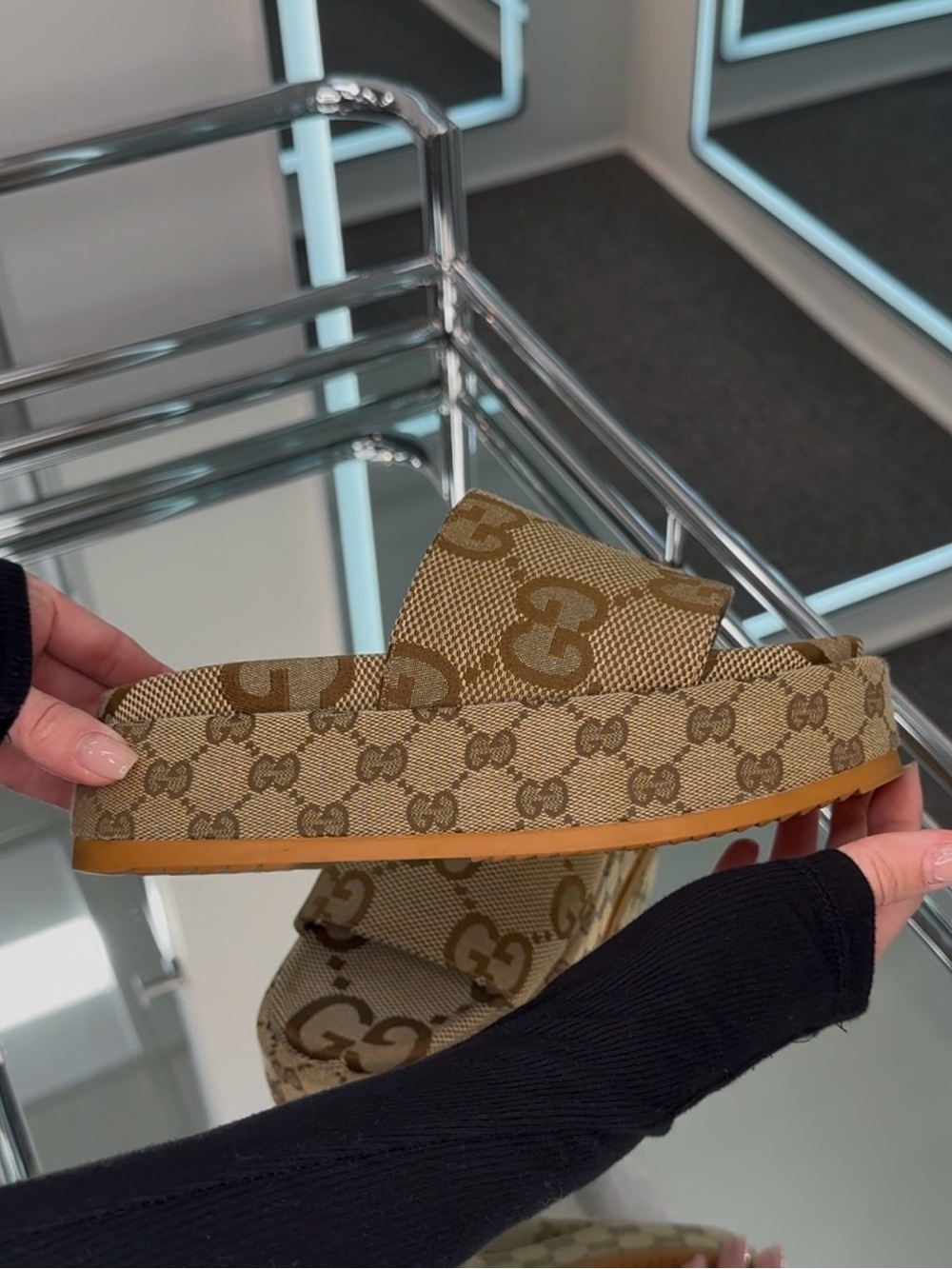 Gucci Platform Sandal Slides - Picture 4 of 10